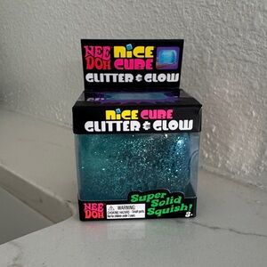 Needoh nice cube glitter and glow in blue